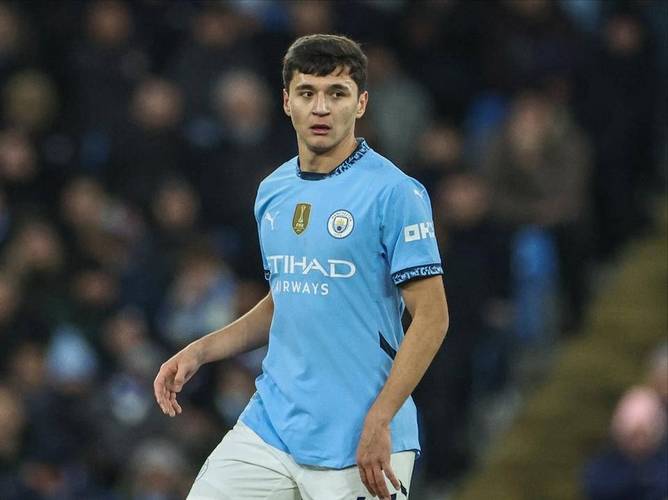 曼城1月队内最佳候选：胡桑诺夫、B席、多纳鲁马